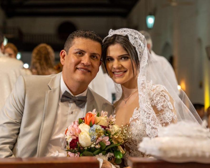 Los novios, José Ángel Beltrán Téllez y Alejandra Tovar Gómez.